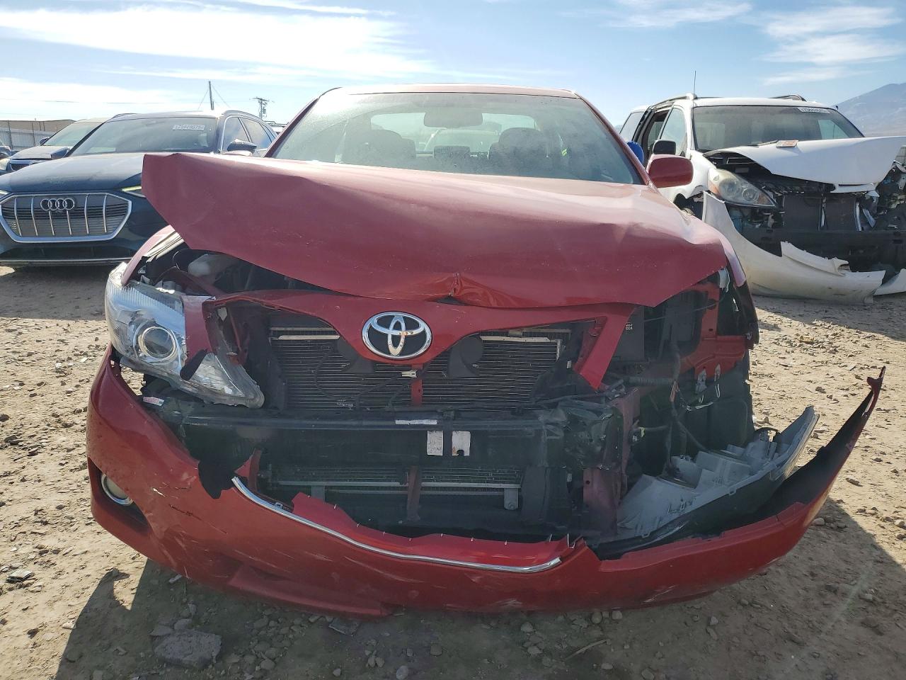 2011 TOYOTA CAMRY photo 5