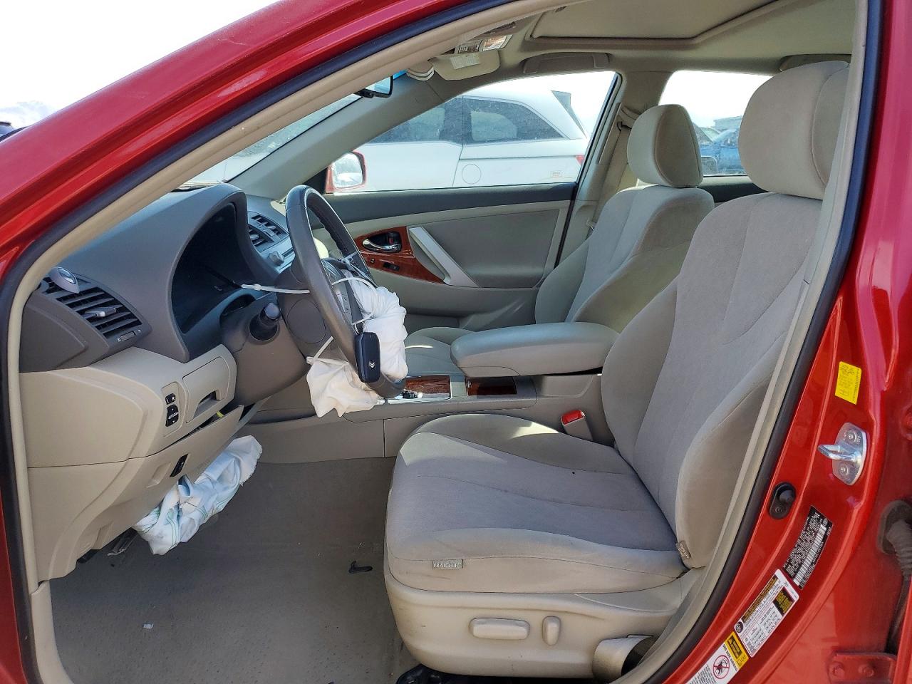 2011 TOYOTA CAMRY photo 7
