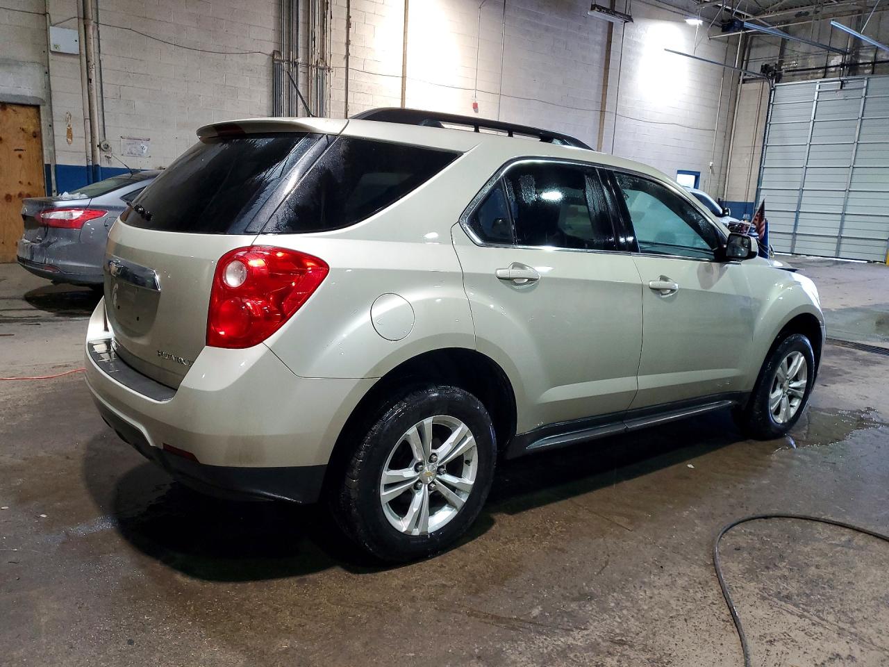 2014 CHEVROLET EQUINOX photo 3