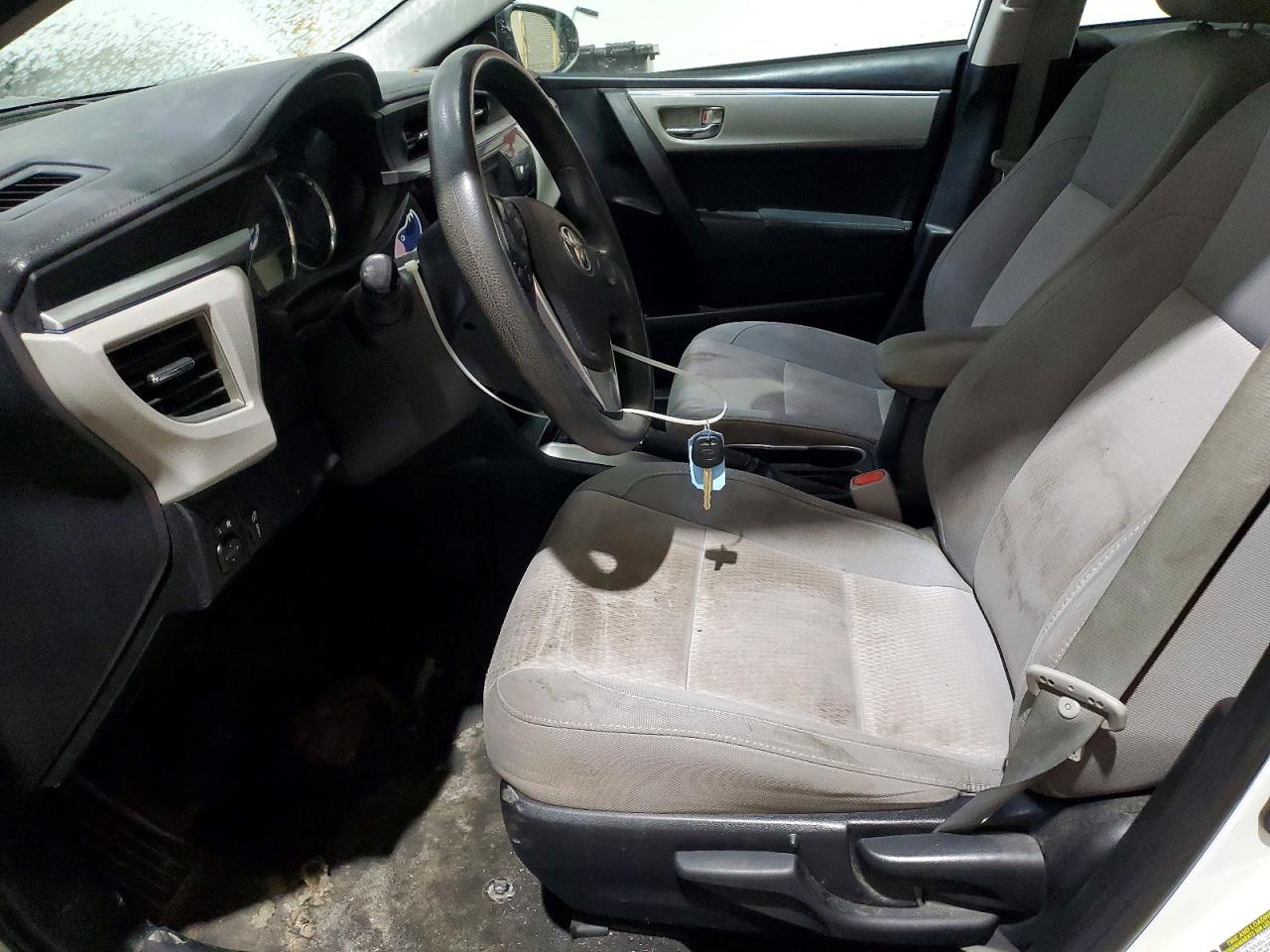 2015 TOYOTA COROLLA L photo 19