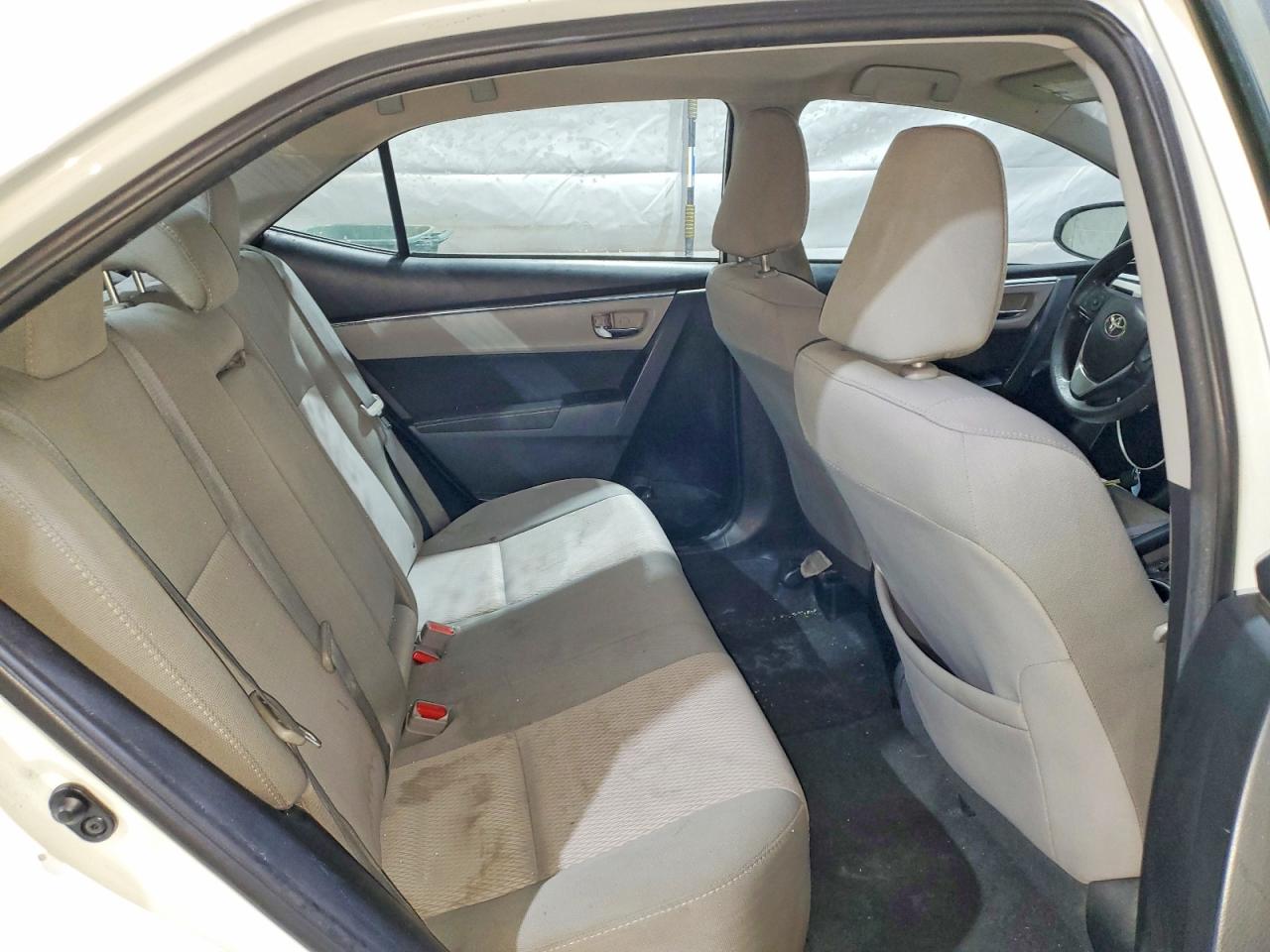 2015 TOYOTA COROLLA L photo 28