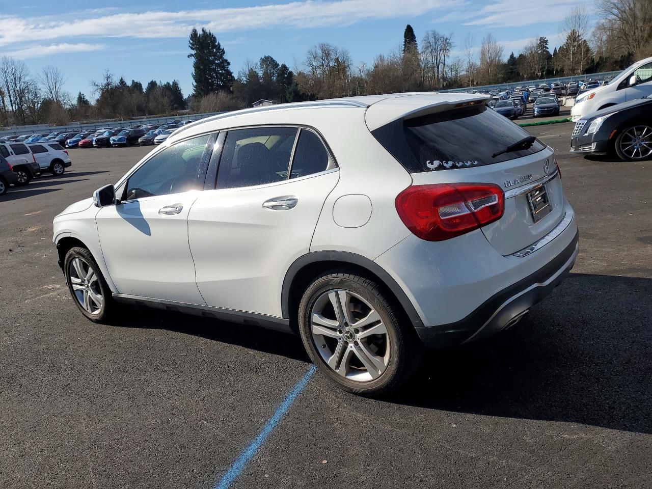 2019 MERCEDES-BENZ GLA 250 4MATIC photo 2