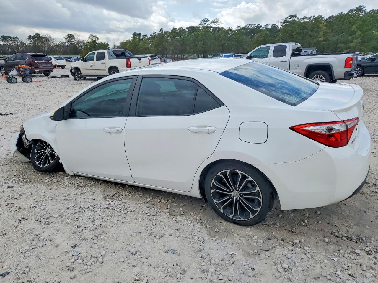 2016 TOYOTA COROLLA S PLUS photo 2