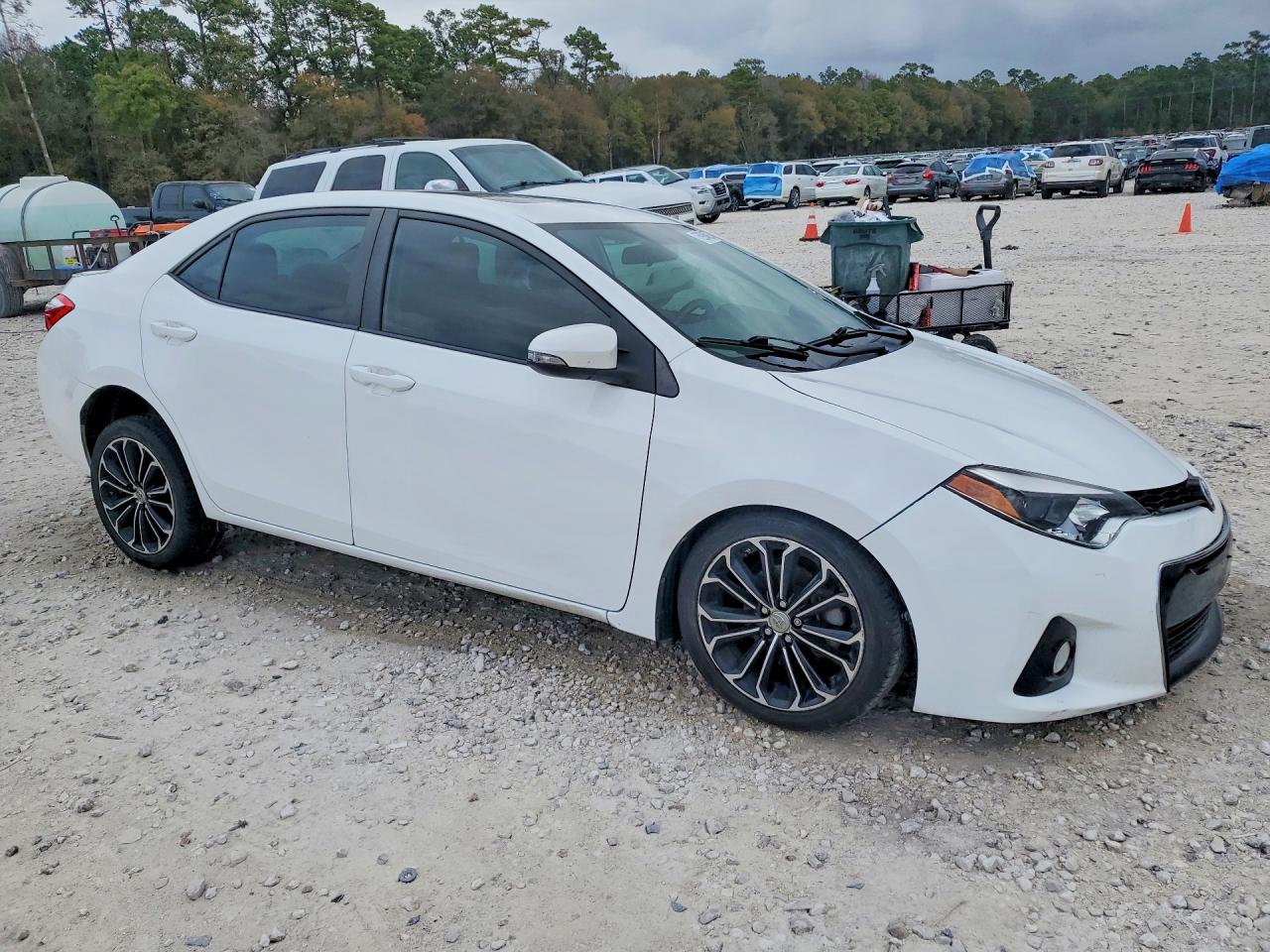 2016 TOYOTA COROLLA S PLUS photo 4