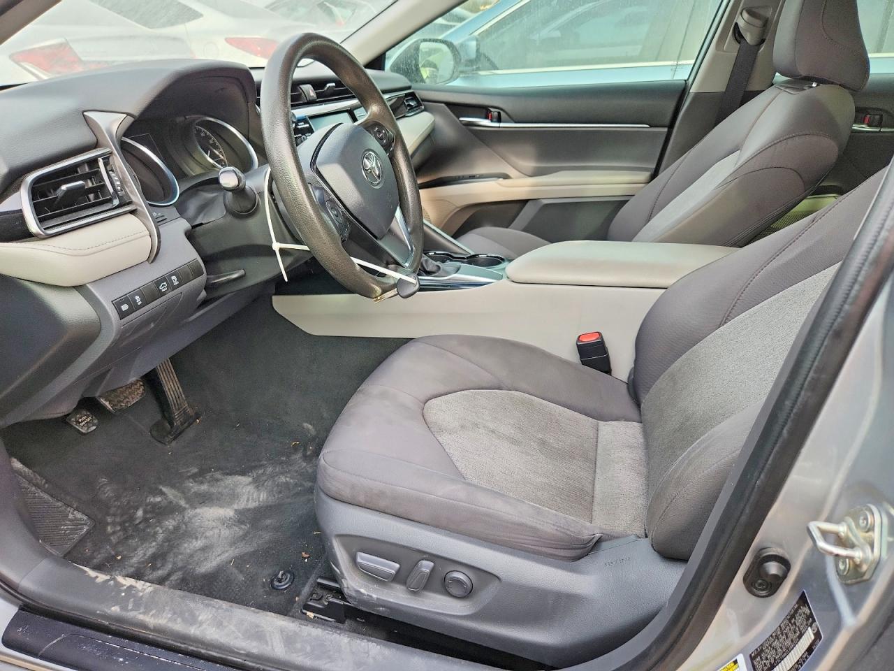 2020 TOYOTA CAMRY LE photo 7
