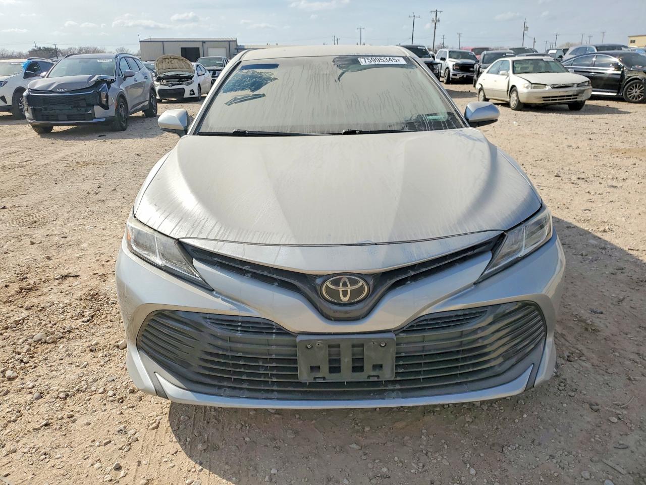 2020 TOYOTA CAMRY LE photo 5