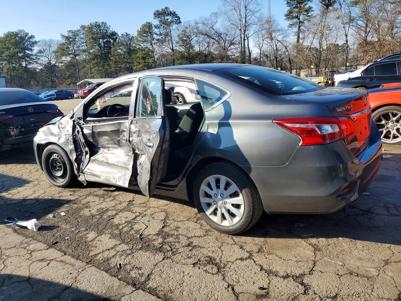 2019 NISSAN SENTRA S photo 3