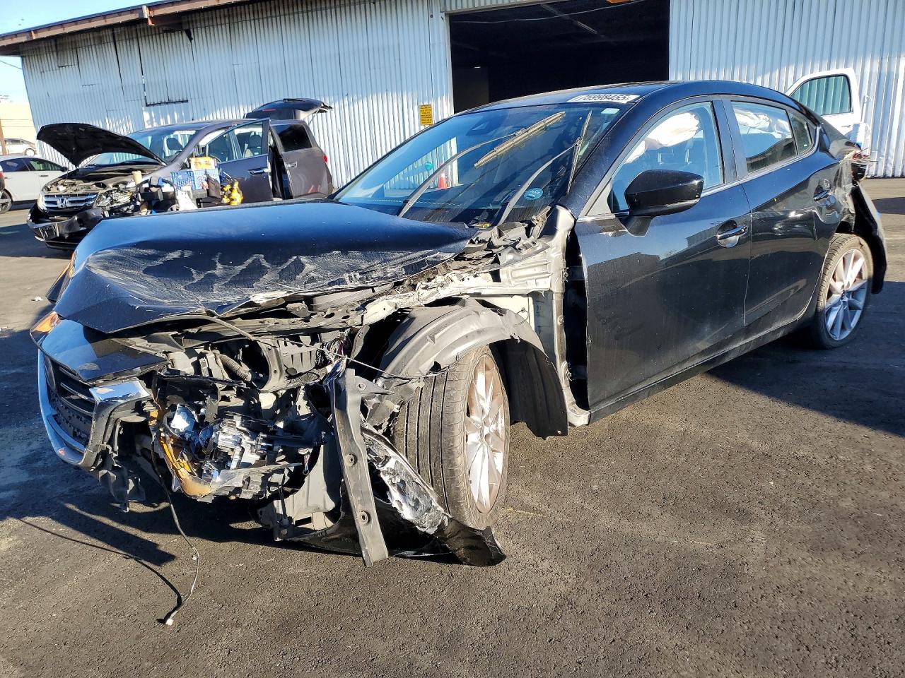 2017 MAZDA 3