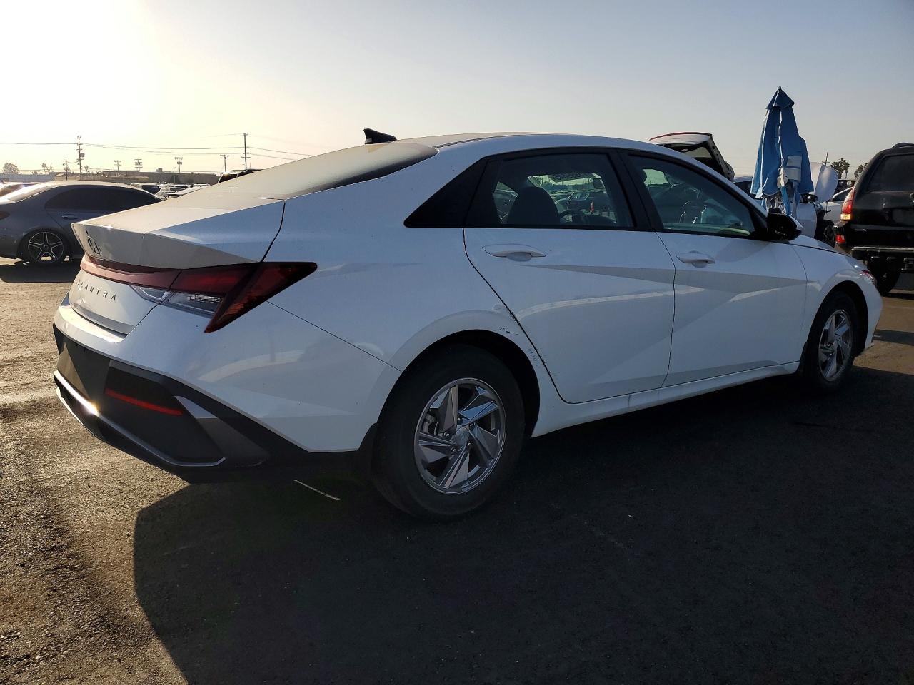 2024 HYUNDAI ELANTRA SE photo 7