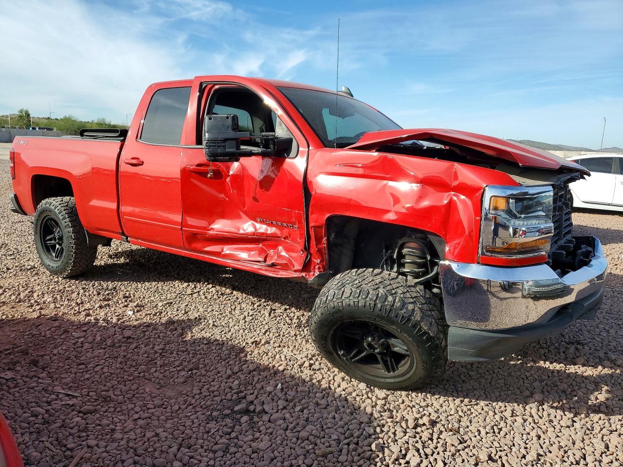 2018 CHEVROLET SILVERADO K1500 LT photo 4