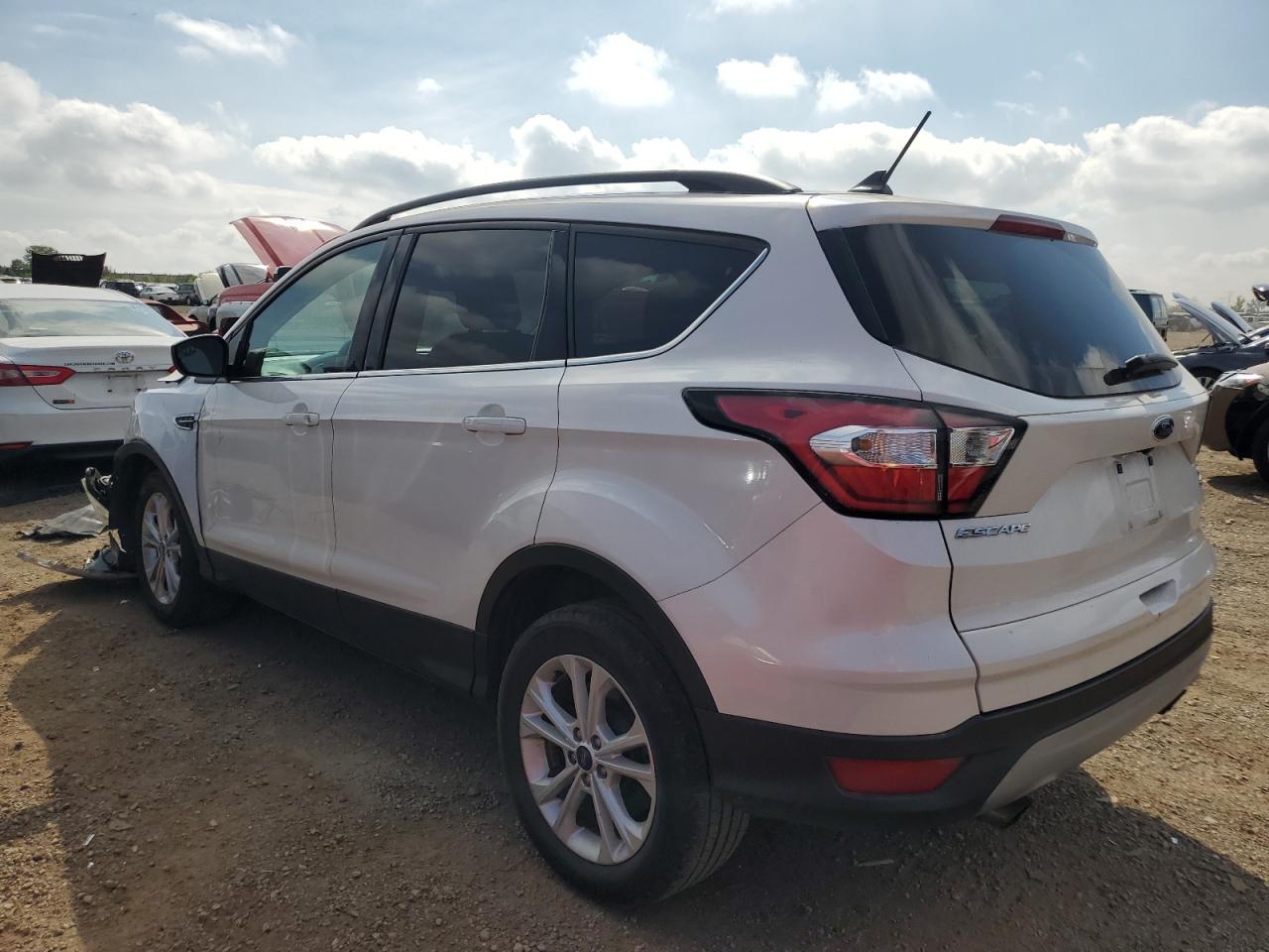 2018 FORD ESCAPE SE photo 2