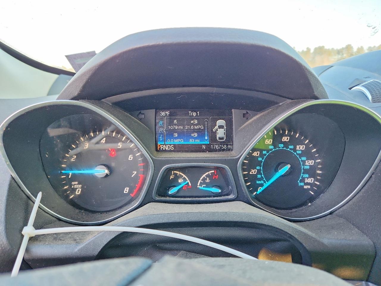 2016 FORD ESCAPE SE photo 17