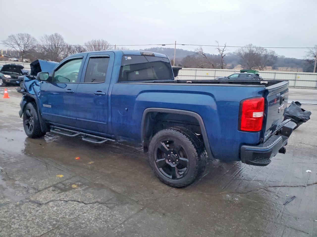2017 GMC SIERRA K1500 photo 2