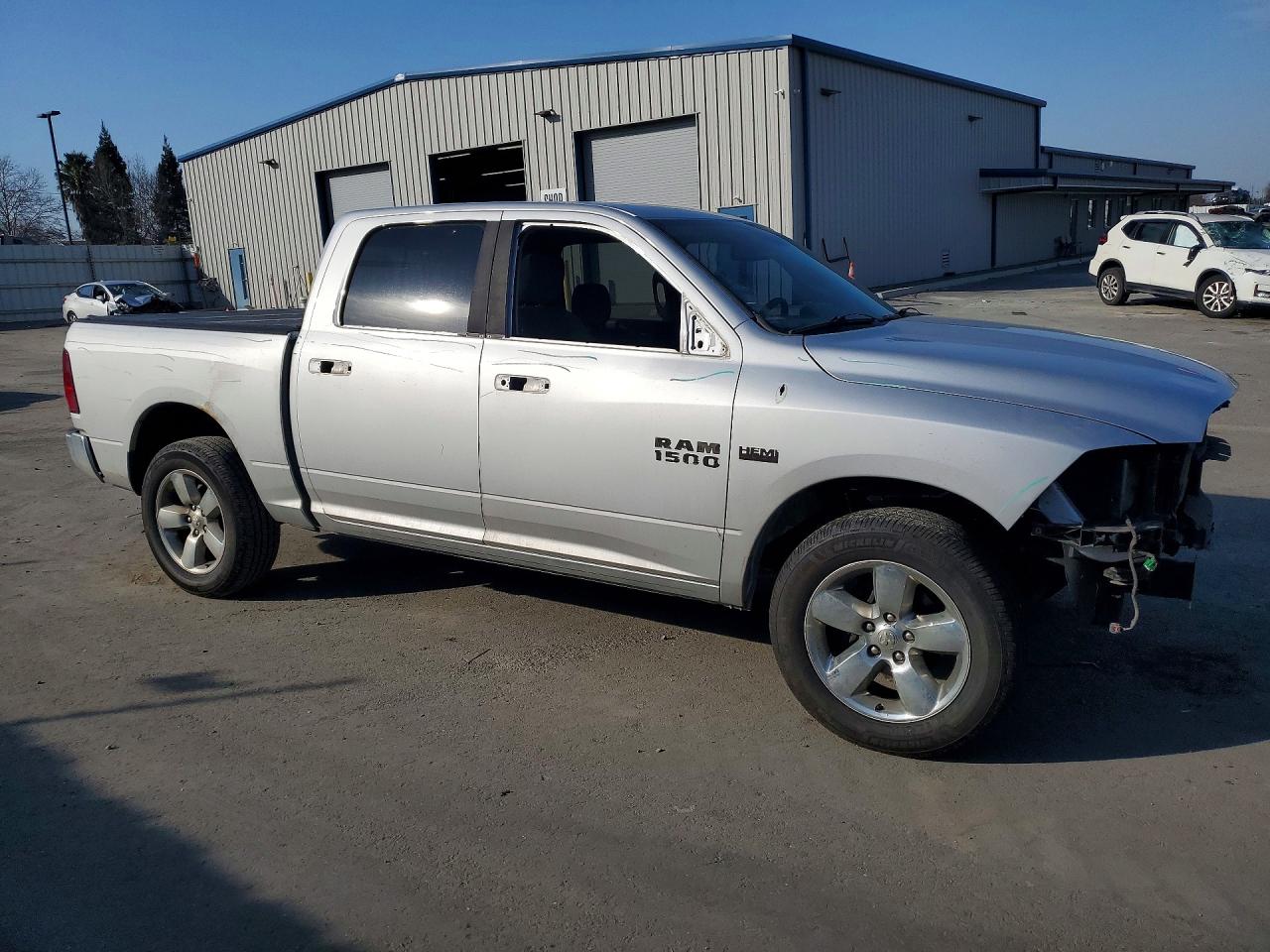 2014 RAM 1500 SLT photo 7