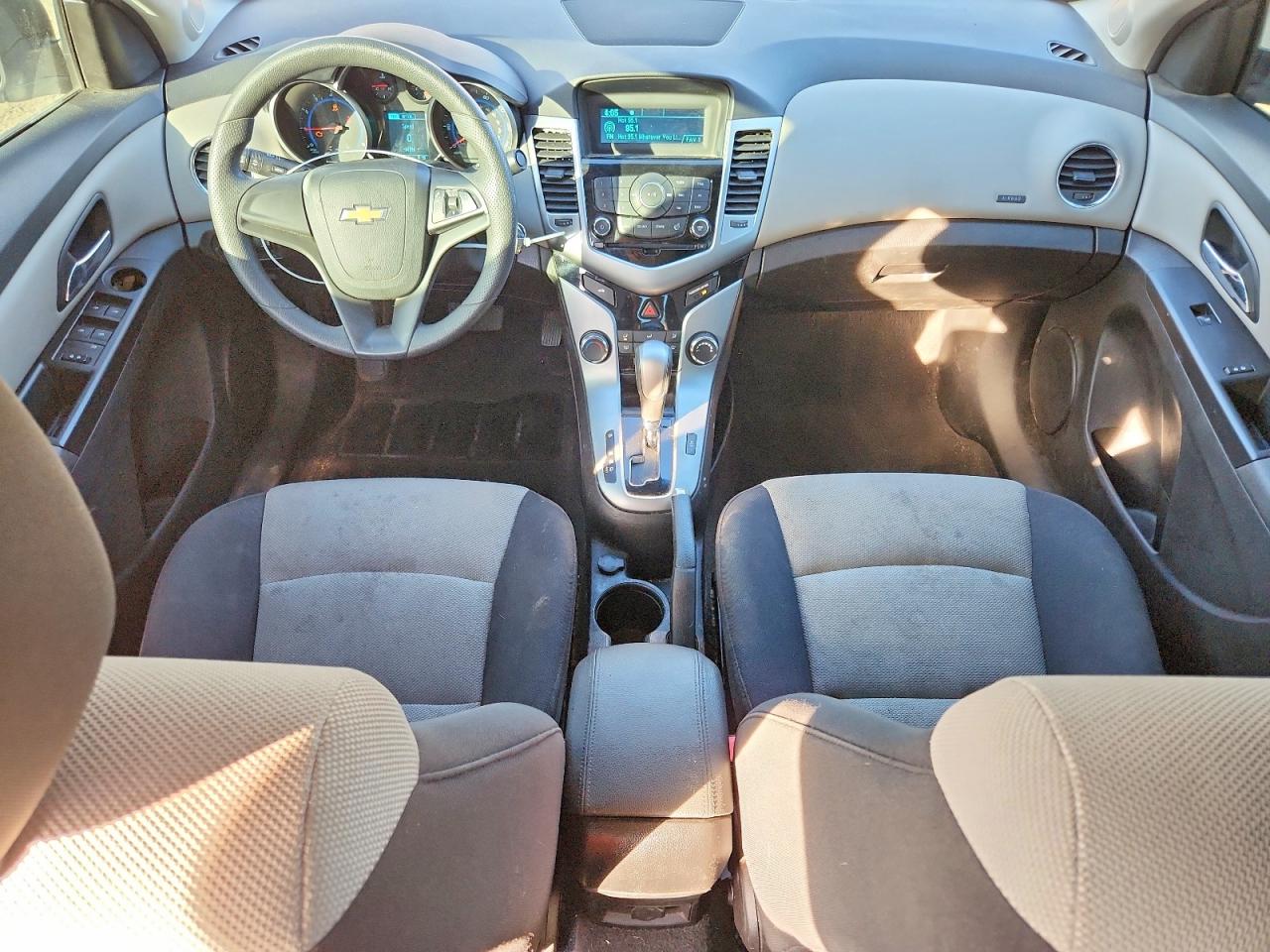 2015 CHEVROLET CRUZE LS photo 15