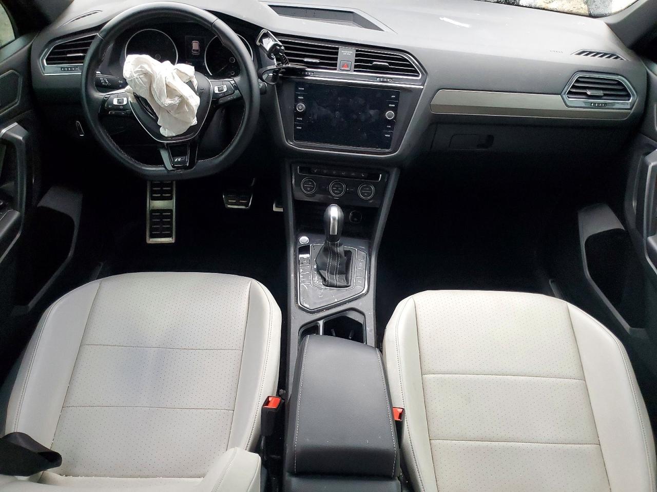 2021 VOLKSWAGEN TIGUAN SE photo 15