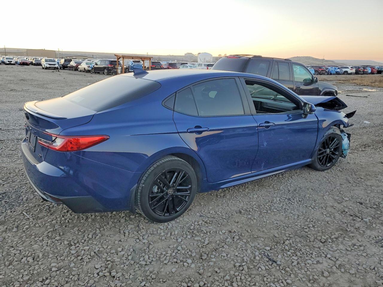 2025 TOYOTA CAMRY SE photo 3