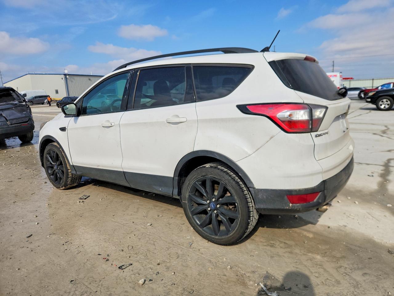 2018 FORD ESCAPE SE photo 2