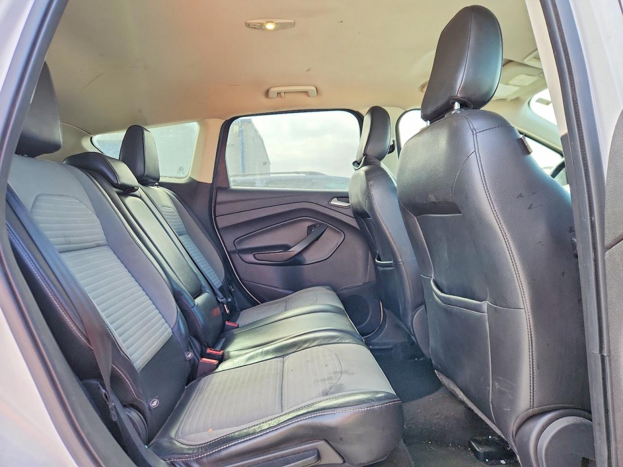 2018 FORD ESCAPE SE photo 11