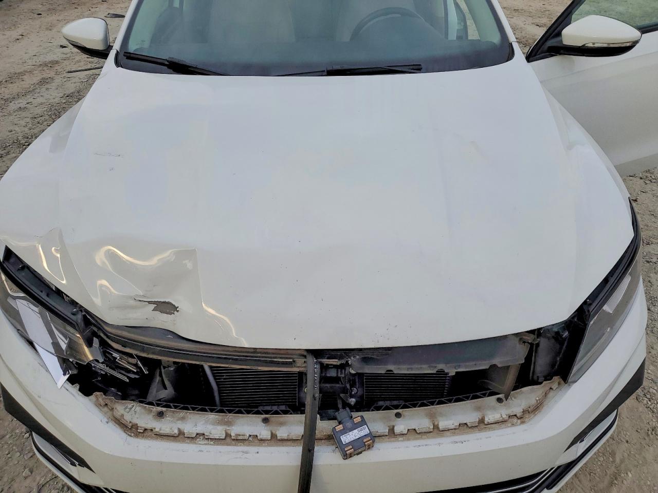 2018 VOLKSWAGEN PASSAT S photo 21