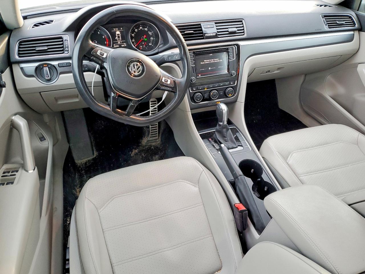 2018 VOLKSWAGEN PASSAT S photo 15