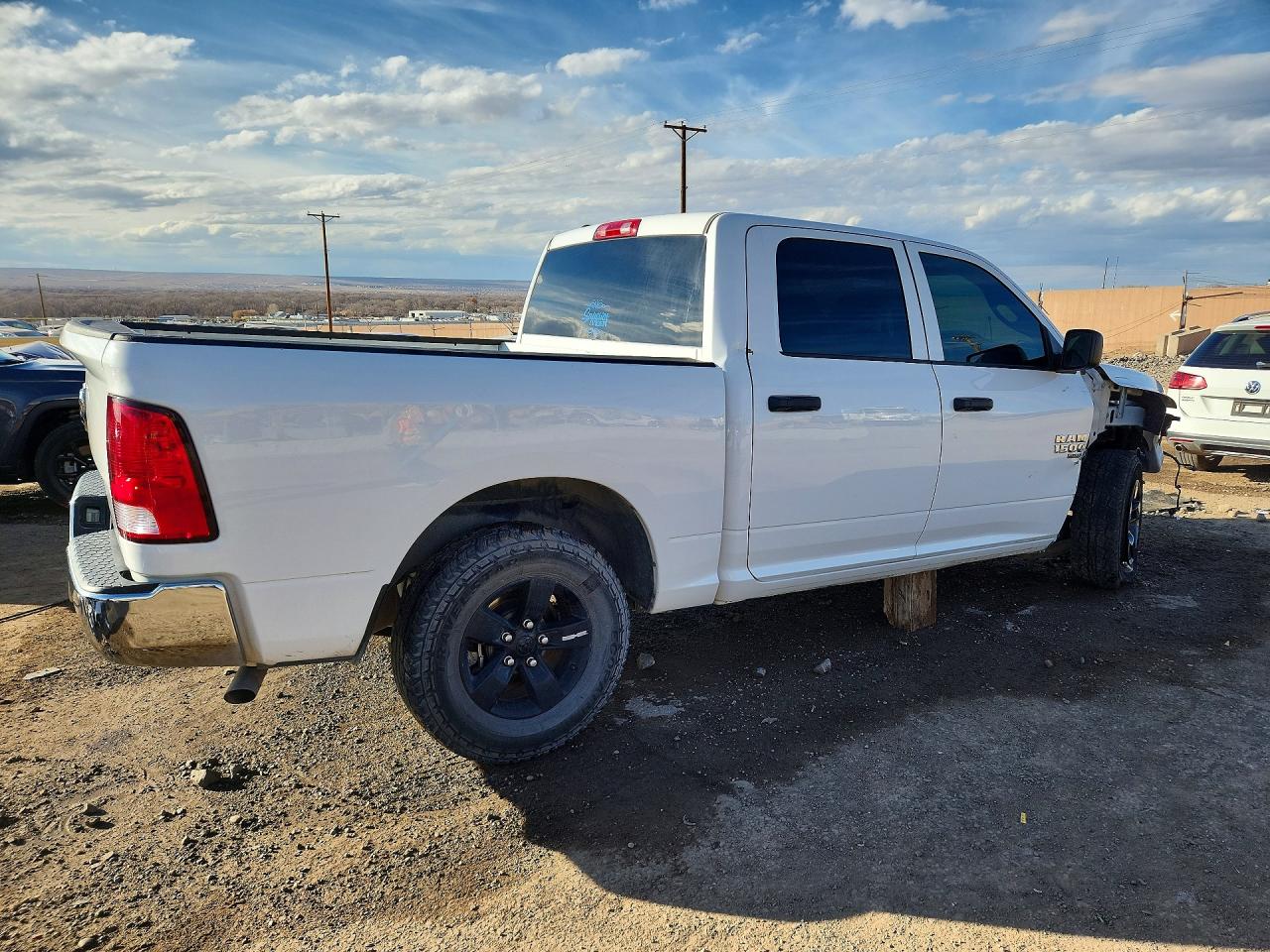 2022 RAM 1500 CLASSIC SLT photo 3