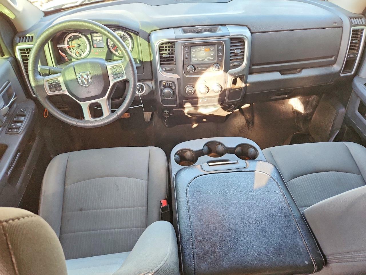2022 RAM 1500 CLASSIC SLT photo 8