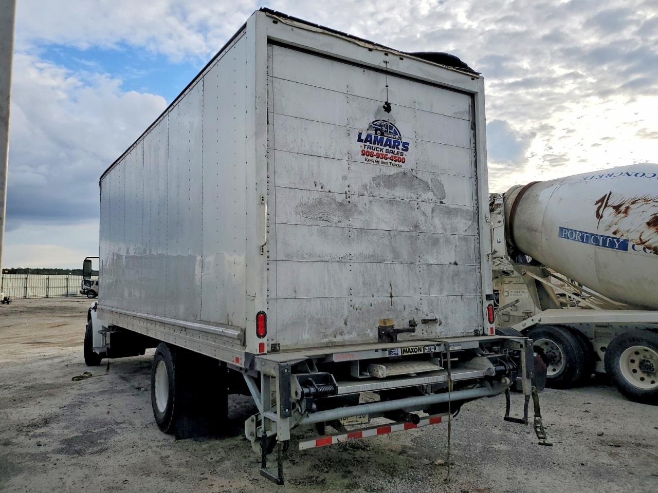 2020 FREIGHTLINER M2 106 MEDIUM DUTY photo 3