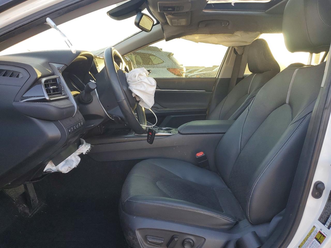 2022 TOYOTA CAMRY XSE photo 13