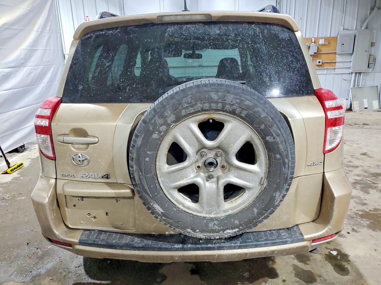 2010 TOYOTA RAV4 BASE photo 6