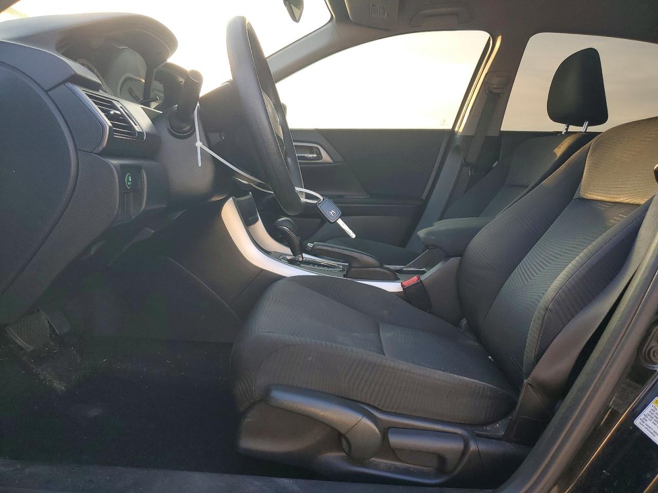 2015 HONDA ACCORD LX photo 19