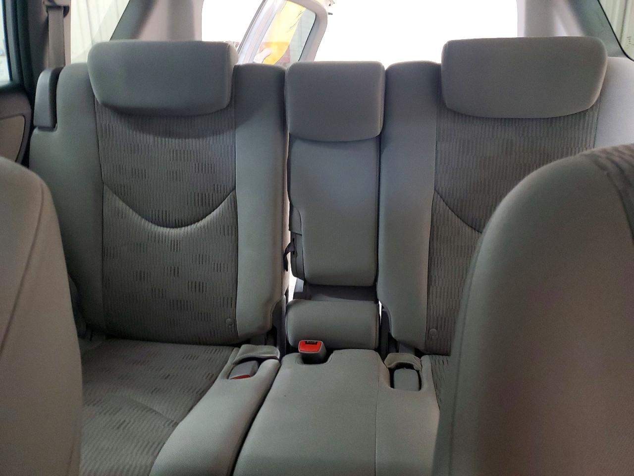 2011 TOYOTA RAV4 photo 19