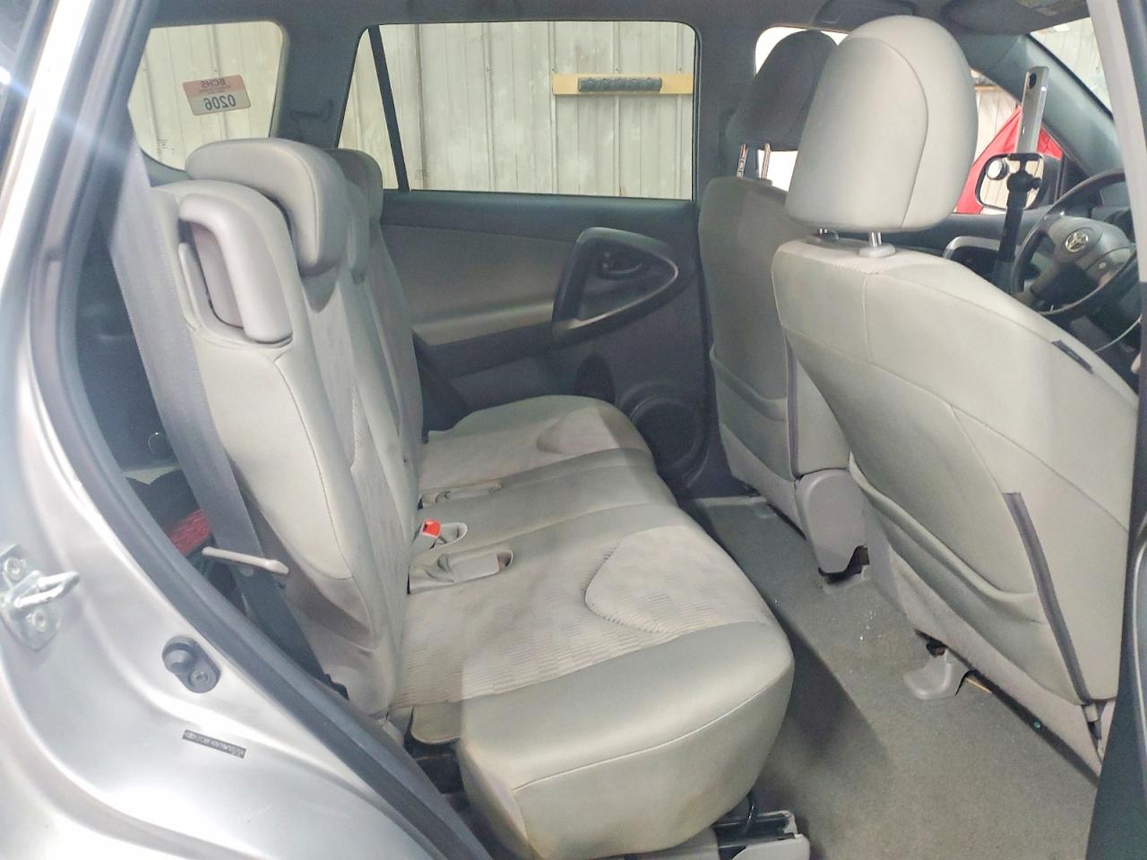 2011 TOYOTA RAV4 photo 21