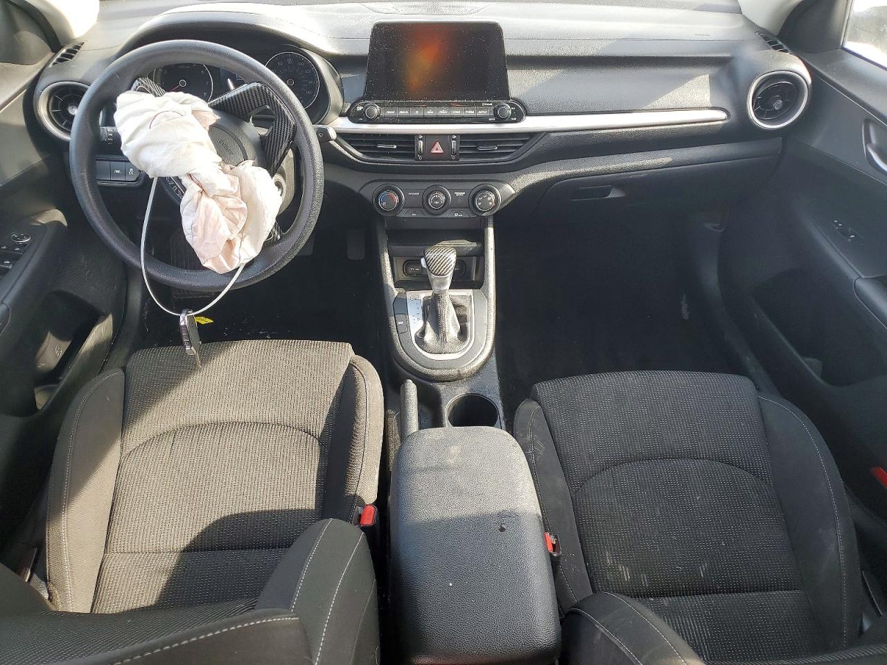 2021 KIA FORTE FE photo 8