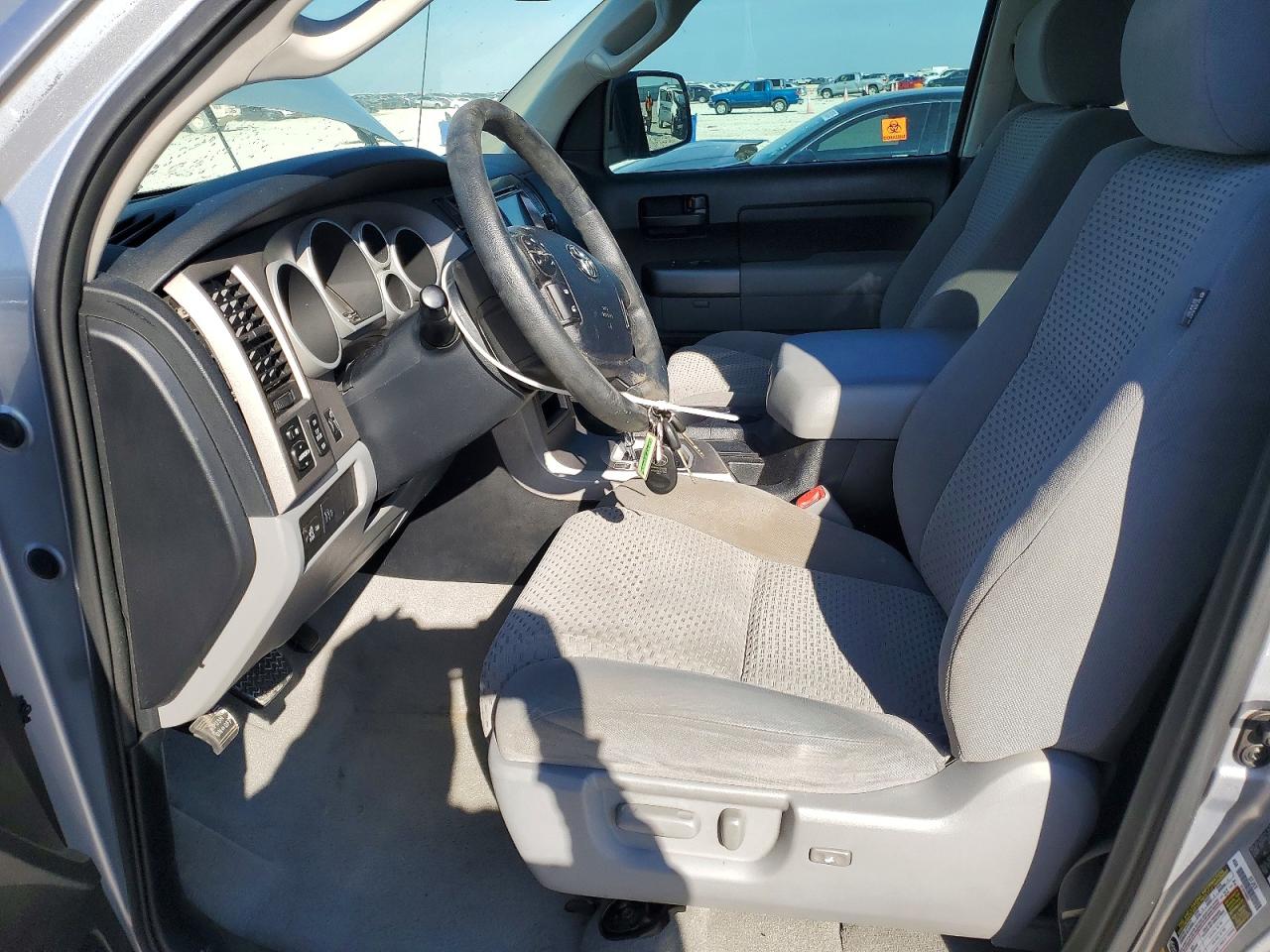 2011 TOYOTA TUNDRA photo 13