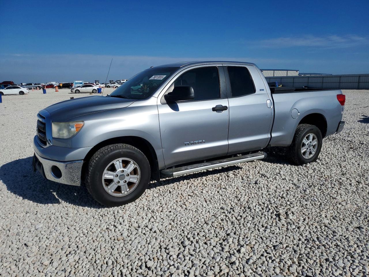 2011 TOYOTA TUNDRA