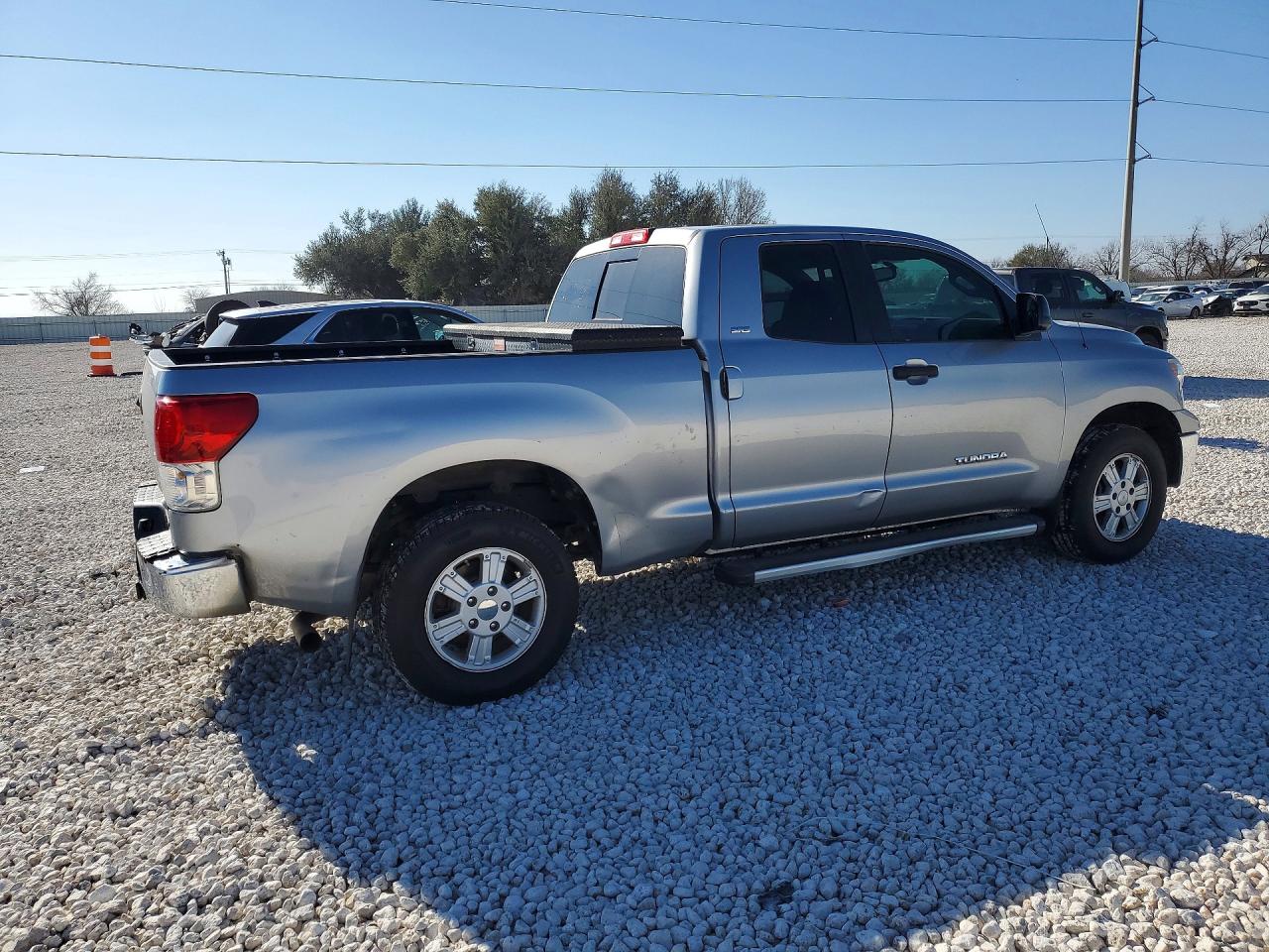 2011 TOYOTA TUNDRA photo 5