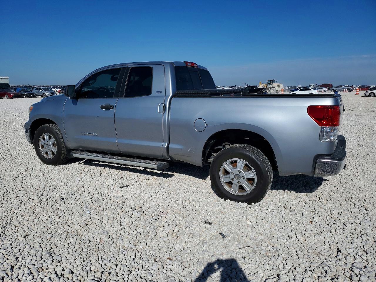 2011 TOYOTA TUNDRA photo 3