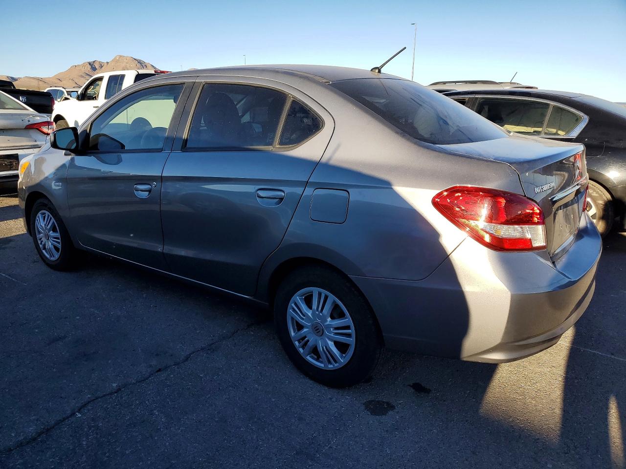 2018 MITSUBISHI MIRAGE G4 ES photo 2