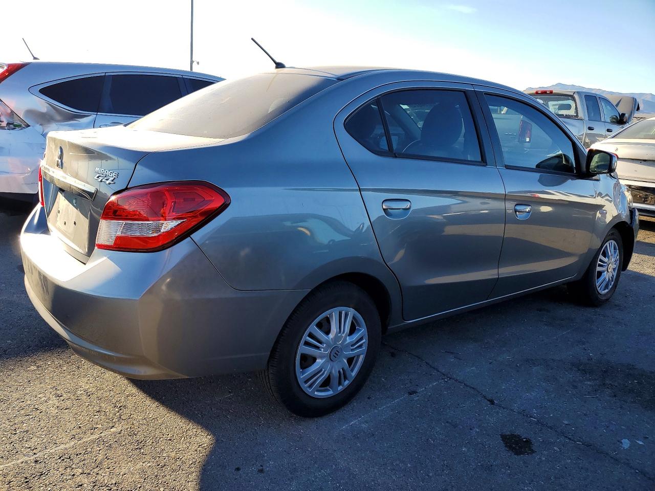 2018 MITSUBISHI MIRAGE G4 ES photo 3