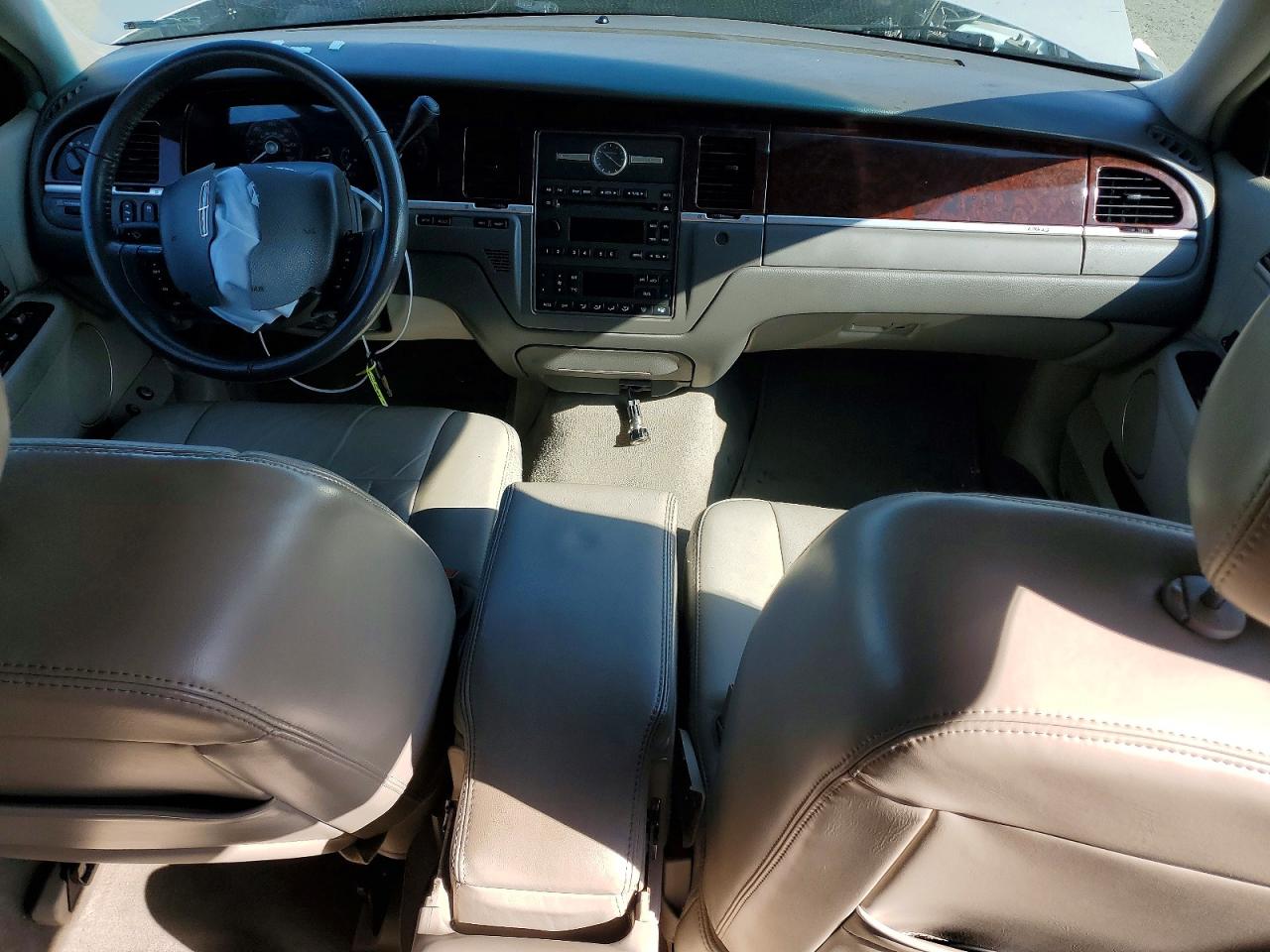 2007 LINCOLN TOWN CAR SIGNATURE photo 8