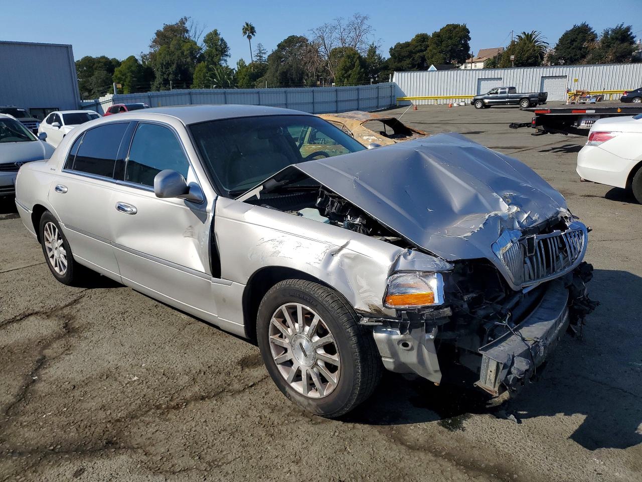 2007 LINCOLN TOWN CAR SIGNATURE photo 4