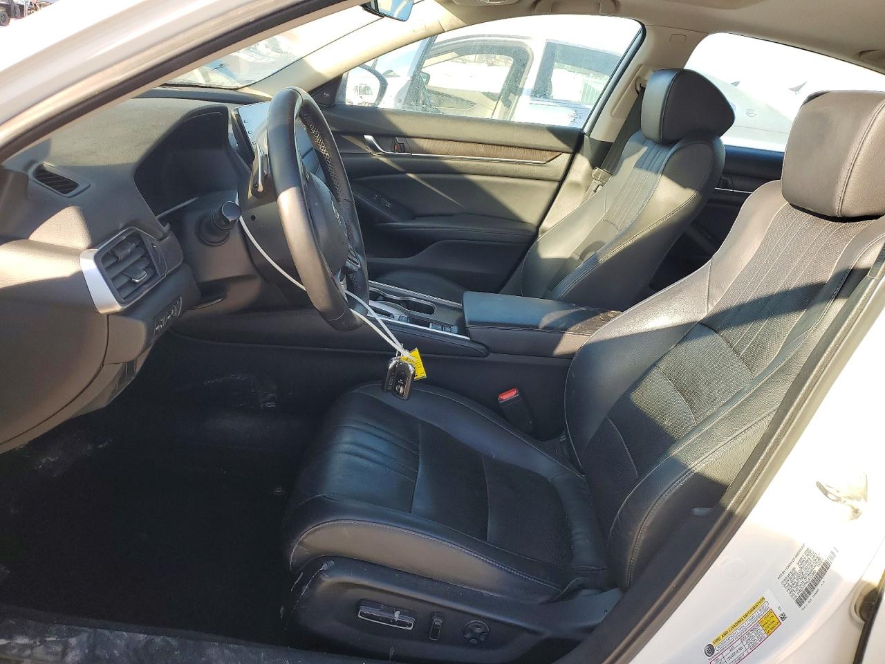 2018 HONDA ACCORD TOURING photo 13