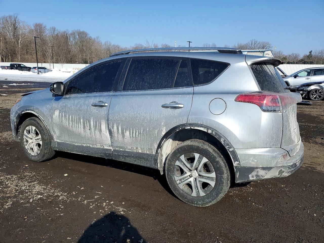 2018 TOYOTA RAV4 LE photo 3