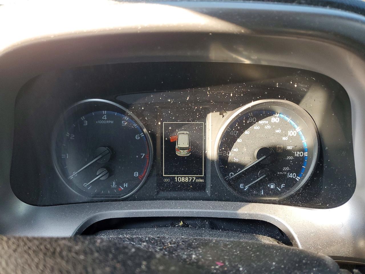 2018 TOYOTA RAV4 LE photo 17