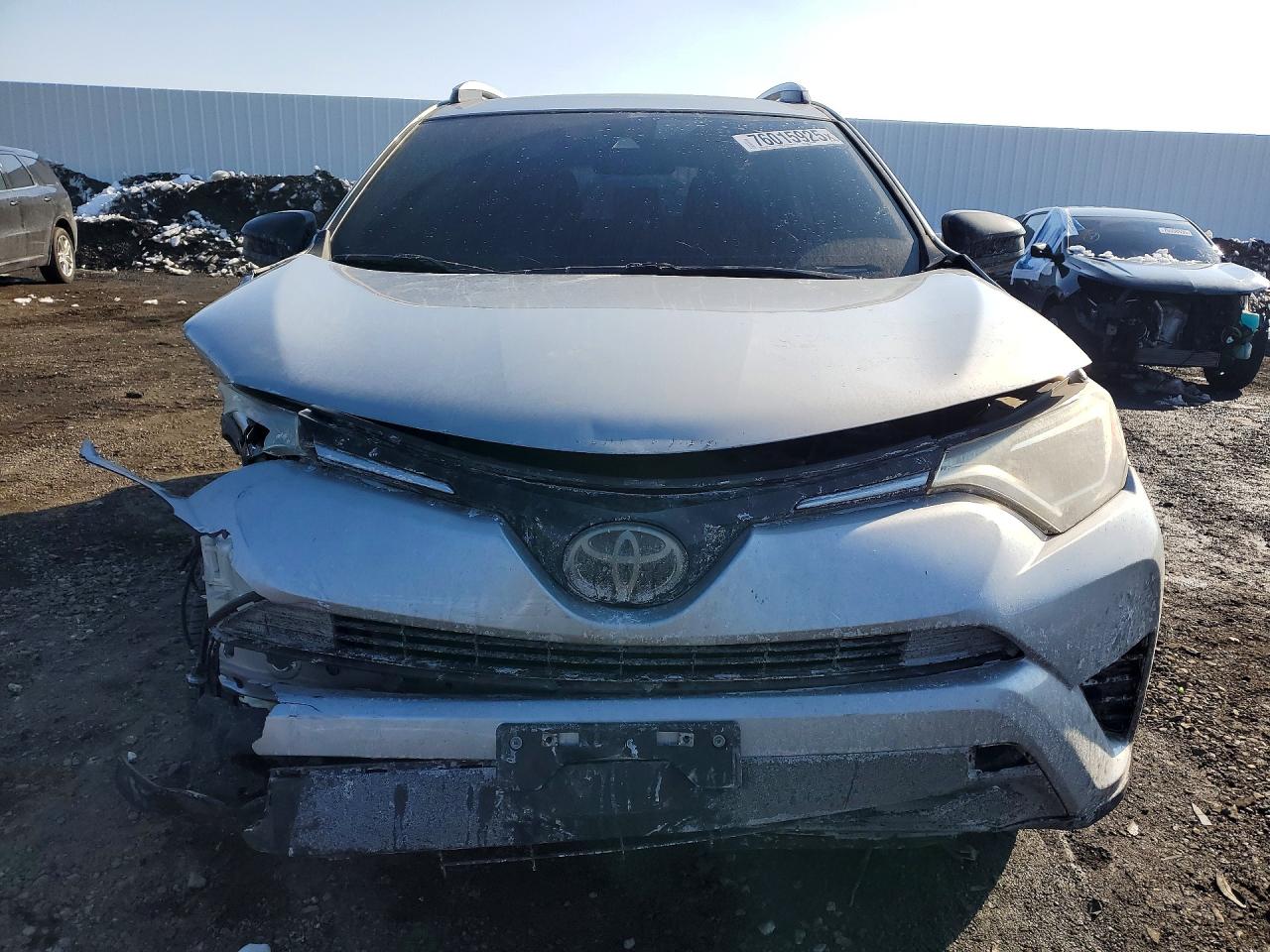 2018 TOYOTA RAV4 LE photo 9