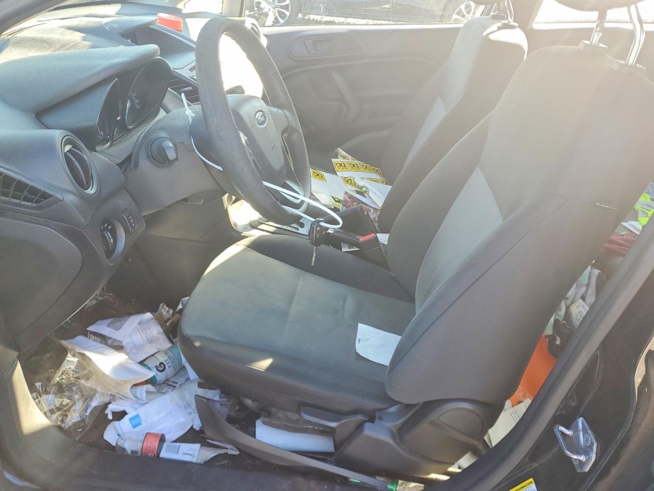 2016 FORD FIESTA S photo 13