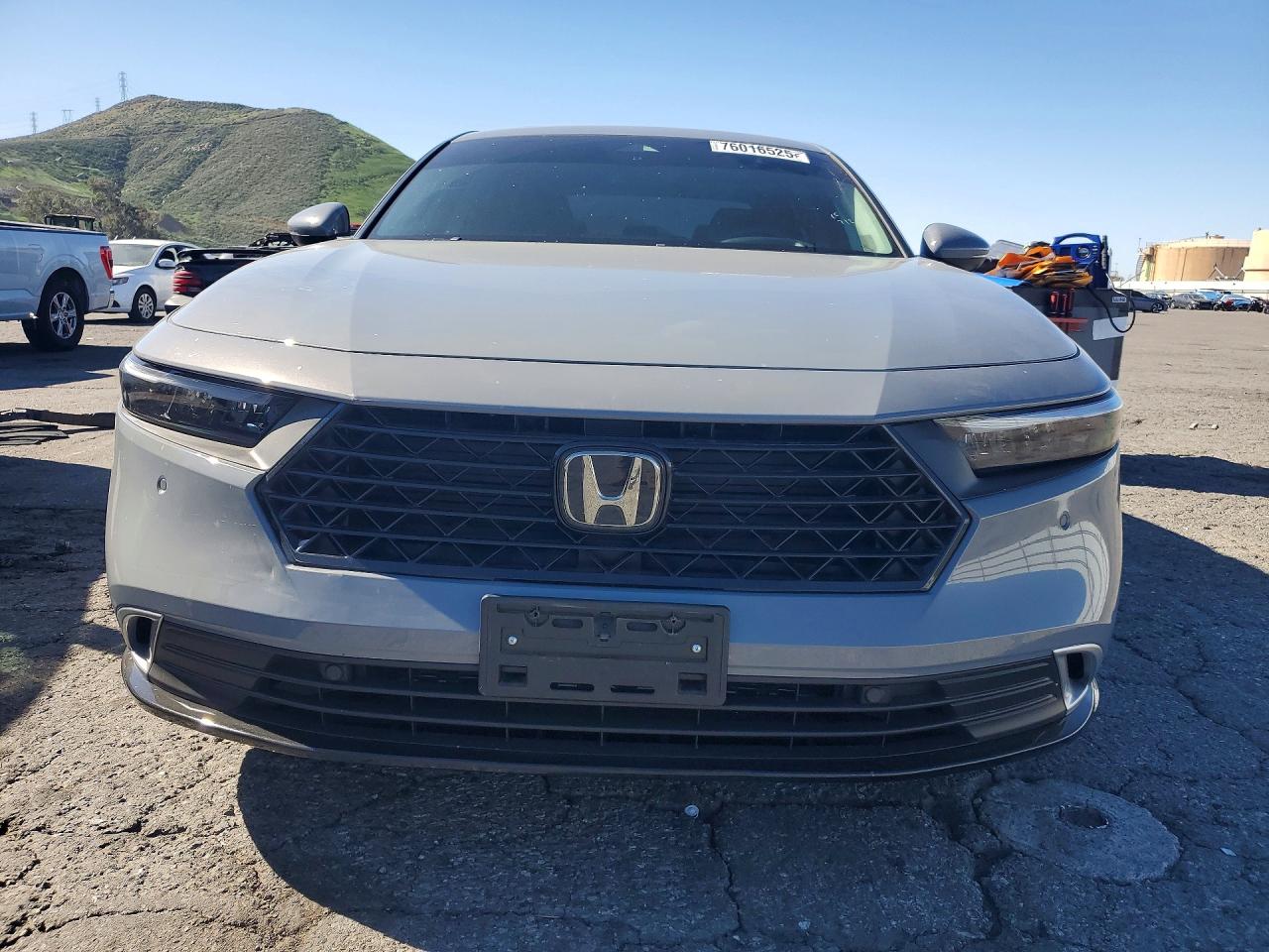 2025 HONDA ACCORD TOURING HYBRID photo 13