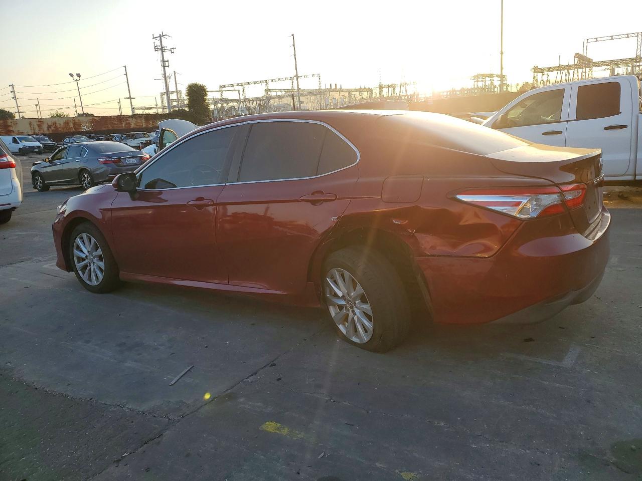 2018 TOYOTA CAMRY L photo 2
