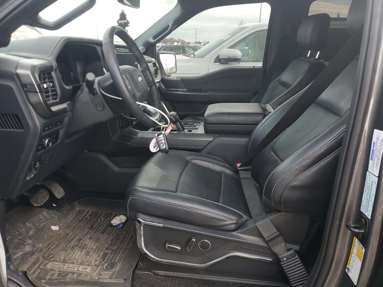 2024 FORD F150 LARIAT photo 13